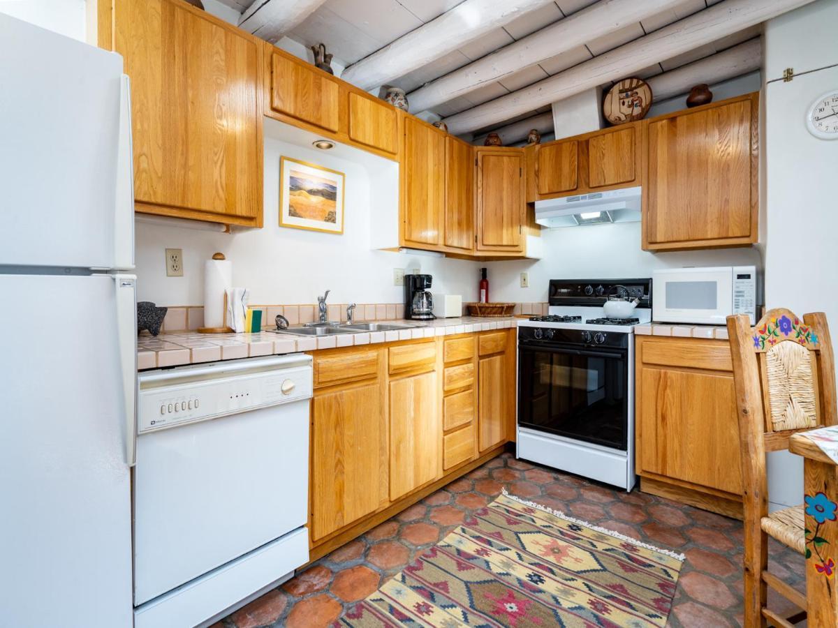 Сasa de vacaciones Casita Don Manuel, 1 Bedroom, Sleeps 2, Private Yard, Grill, Kiva Fireplace