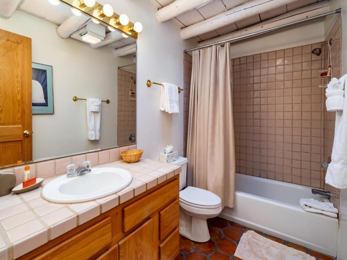 Сasa de vacaciones Casita Don Manuel, 1 Bedroom, Sleeps 2, Private Yard, Grill, Kiva Fireplace Santa Fe